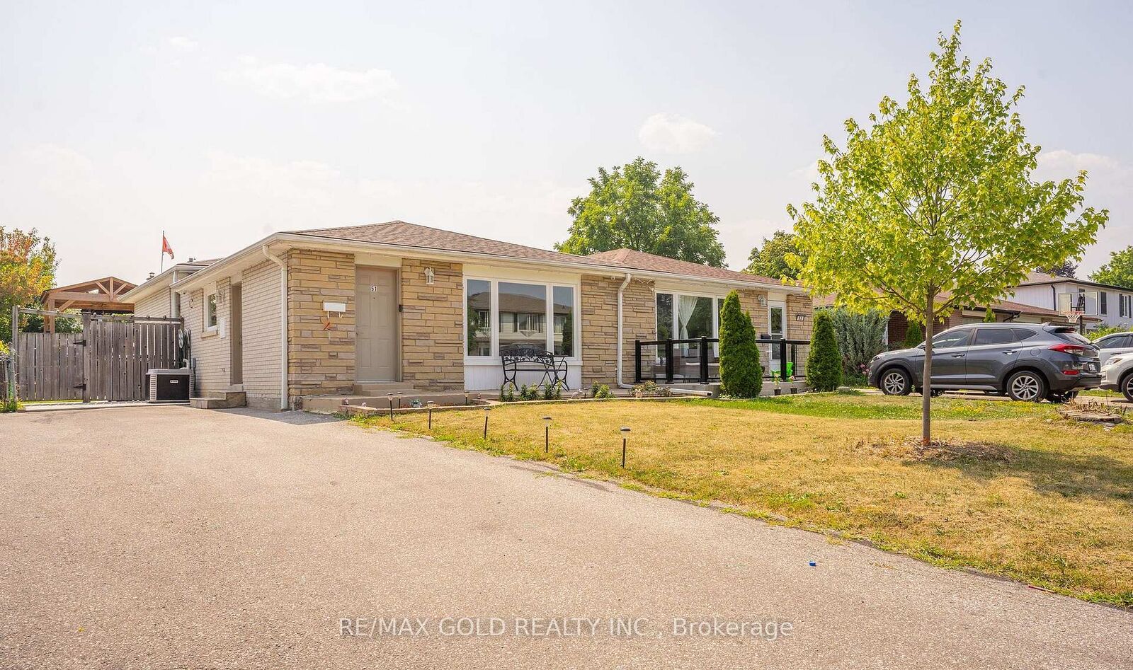 Property Photo:  51 Davenport Crescent  ON L6T 3L5 