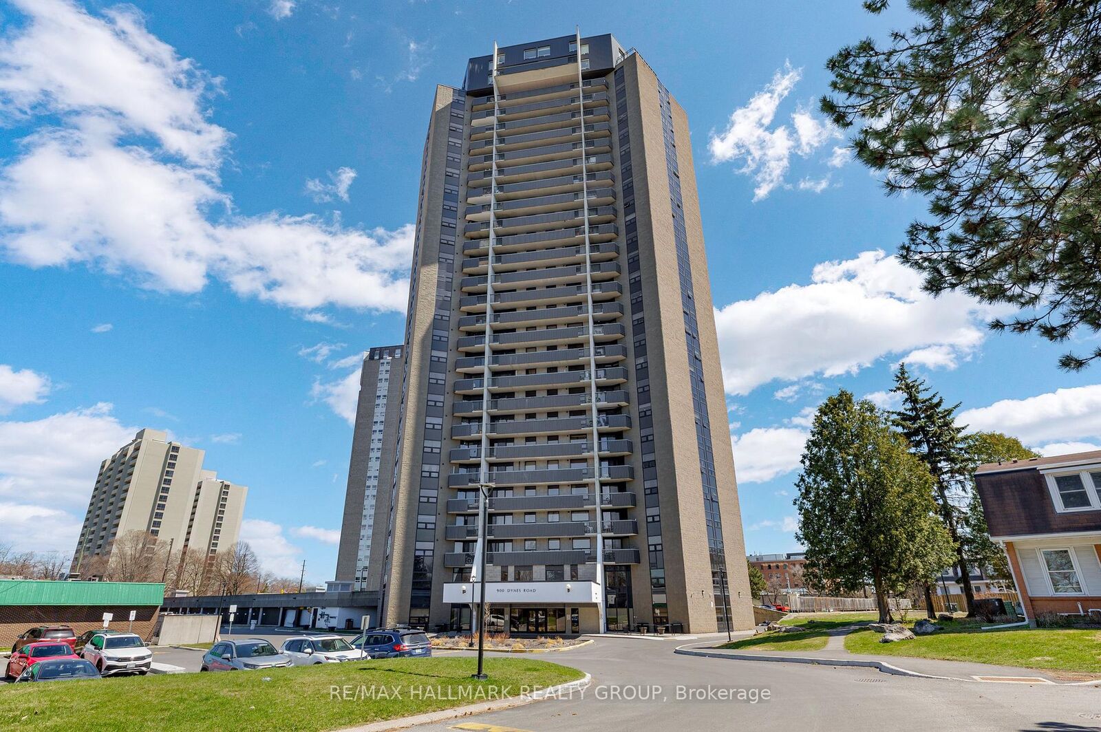 Property Photo: 900 Dynes Road 407 ON K2C 3L6