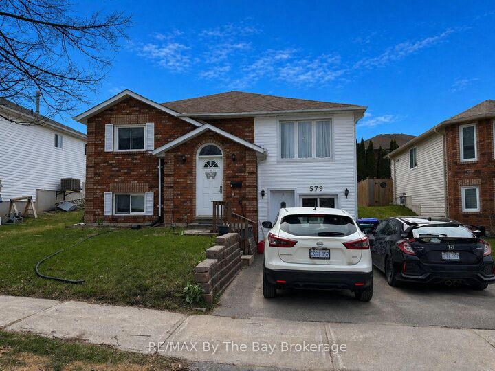 579 Wayne Crescent — photo 1