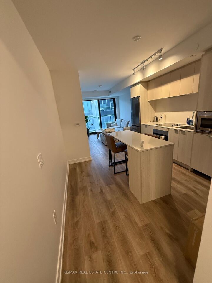 Property Photo: 1 Jarvis Street 1412 ON L8R 3J2