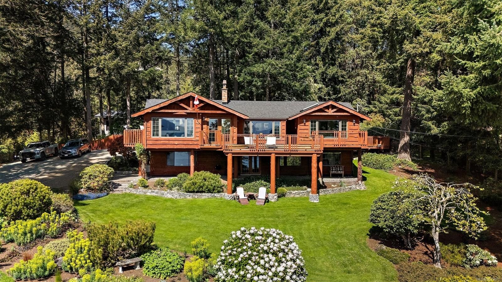 Property Photo:  539 Bayview Pl  BC V9L 5X7 