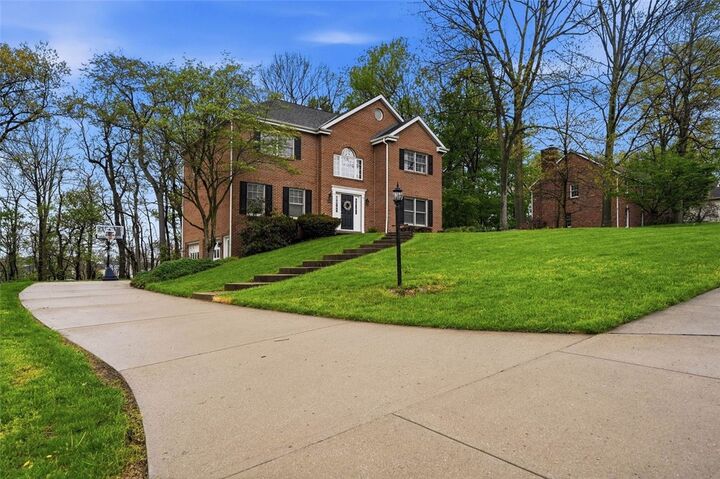 Property Photo:  2436 Wedgewood Dr  PA 15090 