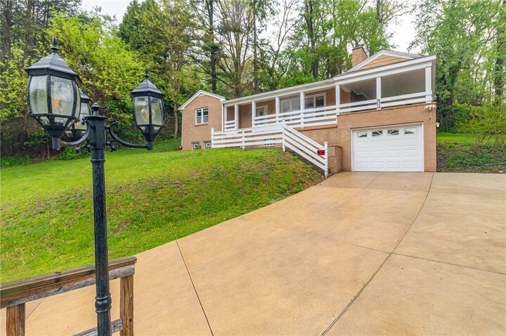 Property Photo:  2276 Hill St  PA 15081 