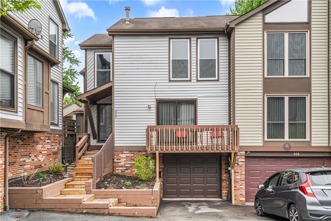 Property Photo:  320 Spring Run Dr  PA 15146 