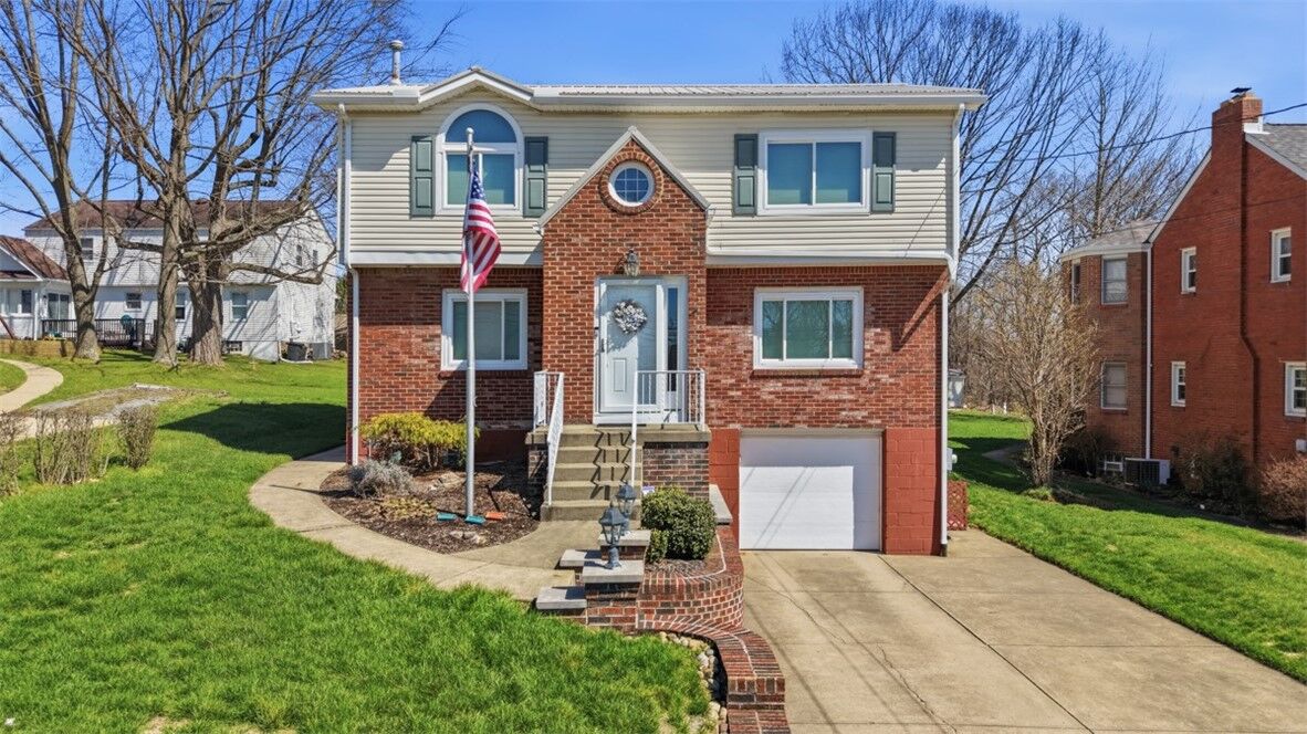 Property Photo:  32 Herbst Rd  PA 15108 