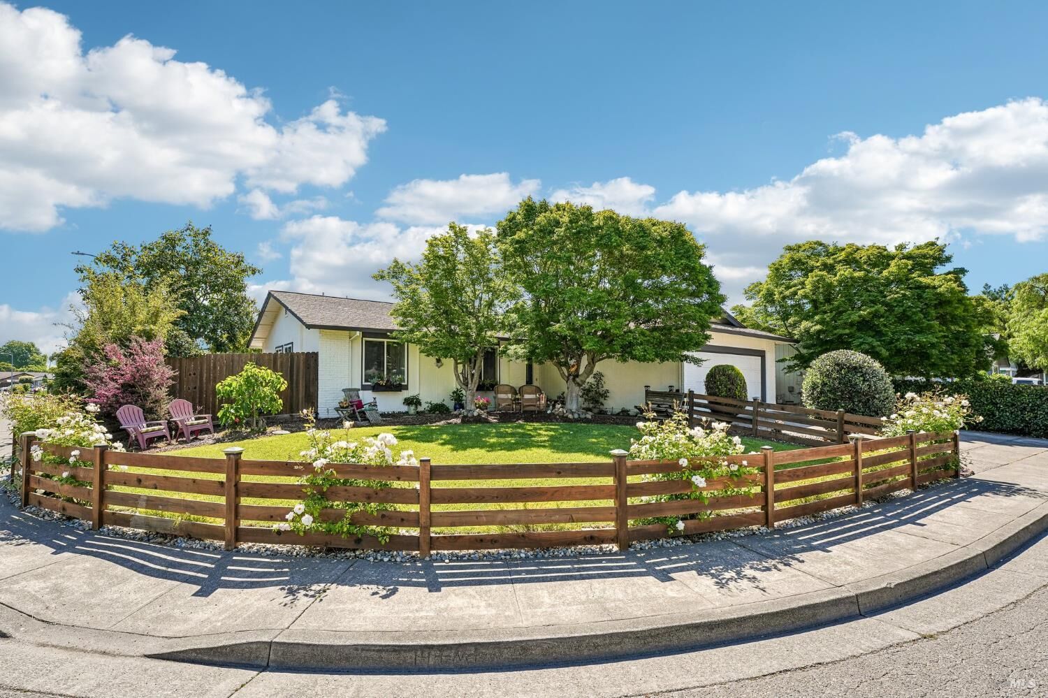 Property Photo: 911 Hudis Street CA 94928