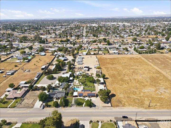 Property Photo:  10328 Shellabarger Rd Ca  CA 93312 