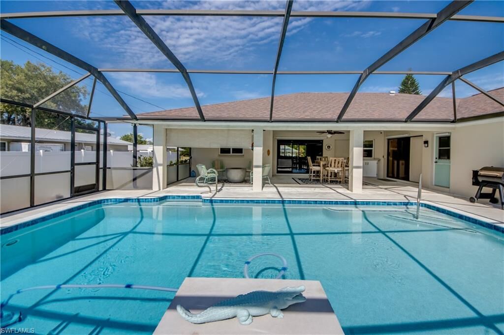 Property Photo: 308 North Ave FL 33936