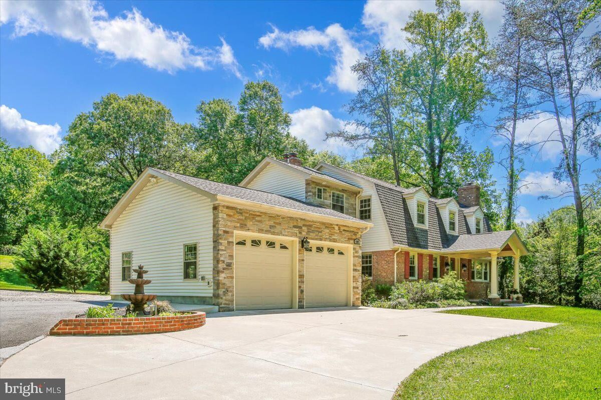 Property Photo:  4107 Woodlark Drive  VA 22003 