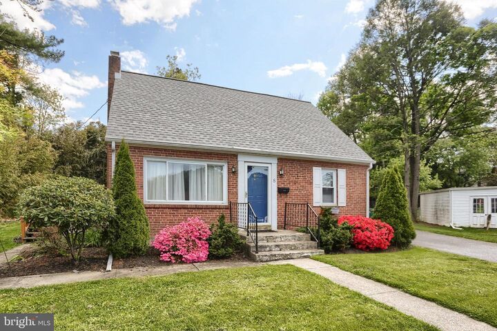 Property Photo:  8 Green Circle  PA 17011 