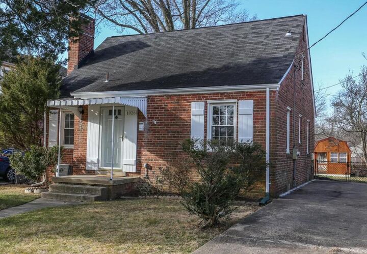 Property Photo:  1926 N Underwood Street  VA 22205 