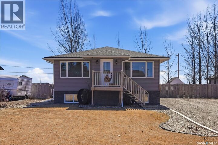 Property Photo:  910 P Avenue  SK S0K 3C0 