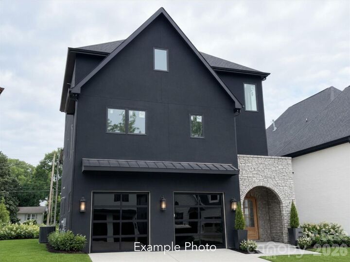 Property Photo: 927 Laurel Creek Lane NC 28211