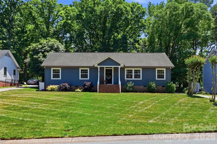 Property Photo:  1061 Eaglewood Avenue  NC 28212 