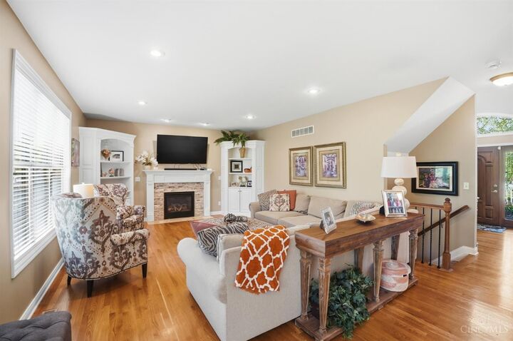 Property Photo:  1324 Wexford Lane  OH 45233 