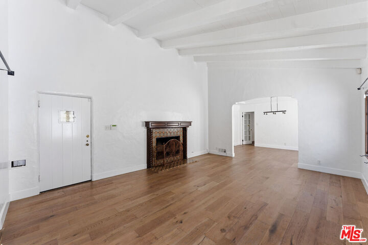 Property Photo:  537 N Poinsettia Pl  CA 90036 