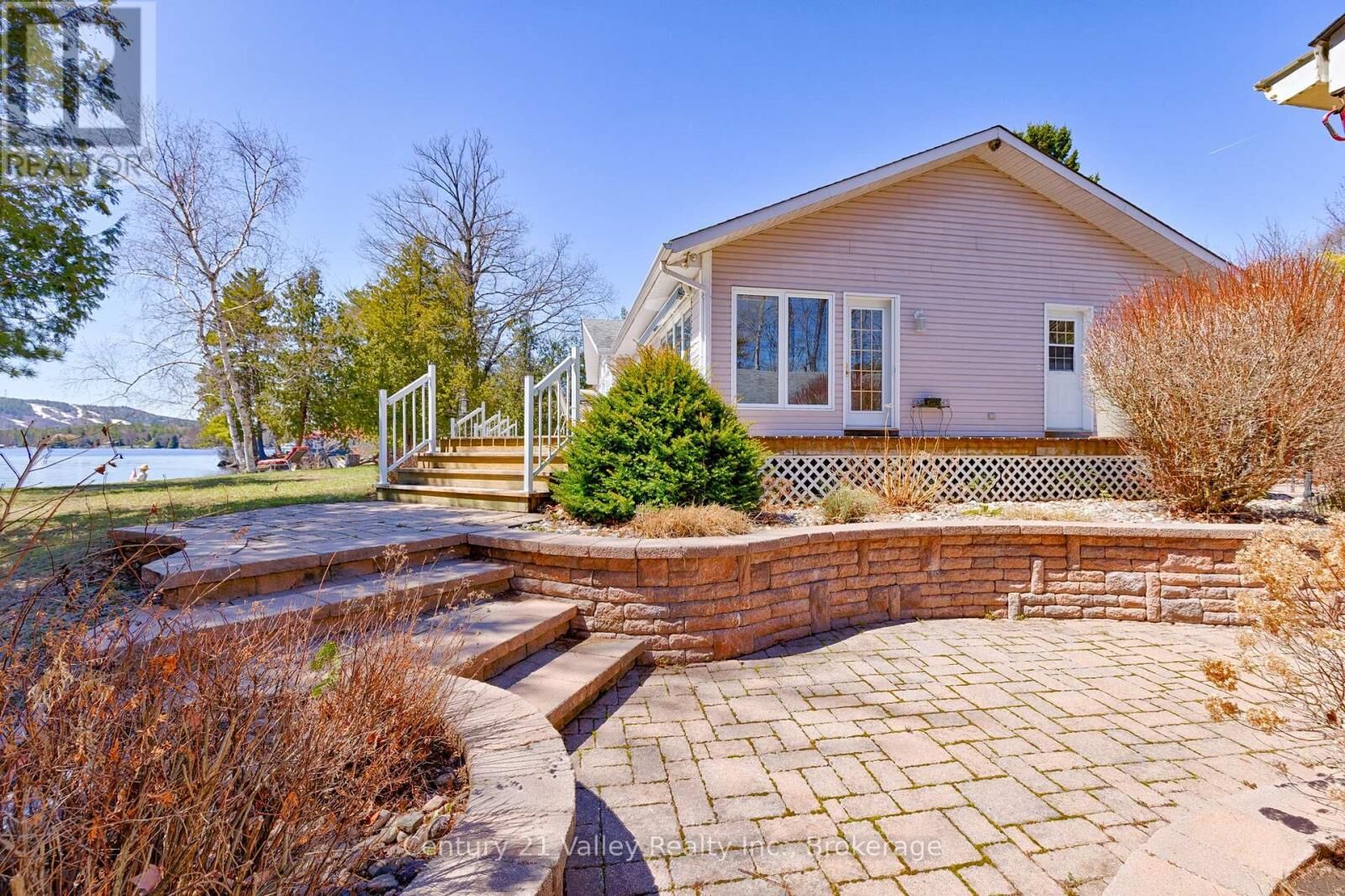 Property Photo:  5377 Calabogie Road  ON K0J 1H0 