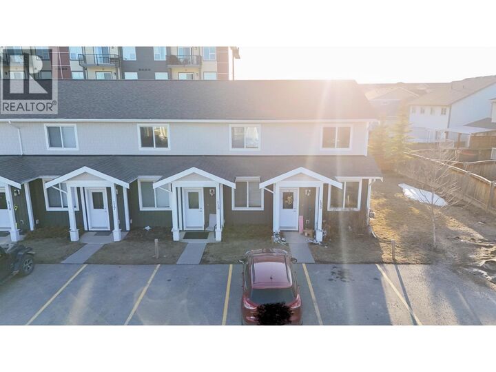 11008 102 Avenue 116 — photo 1