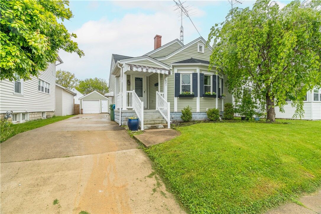 Property Photo:  621 Campbell Road  OH 45365 