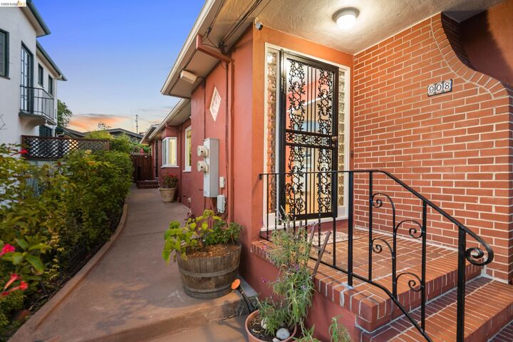 Property Photo:  908 Prospect Ave  CA 94610 