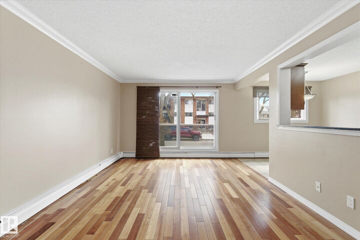 Property Photo: 10720 84 Avenue NW 204 AB T6E 2H9