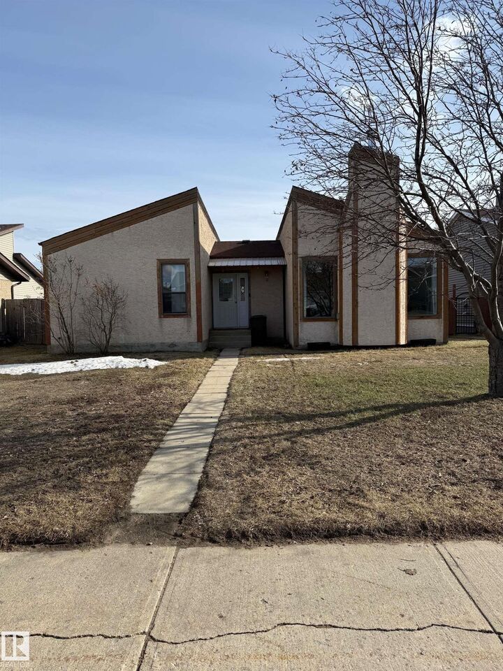 5105 58 Avenue — photo 1