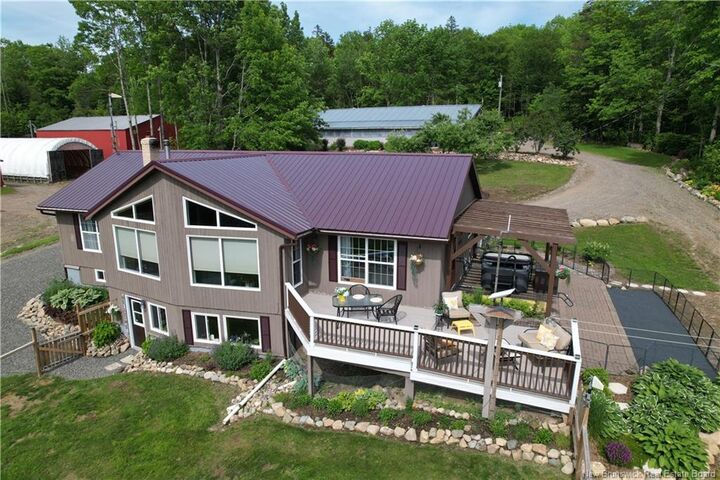 30 Stillwater Road — photo 1