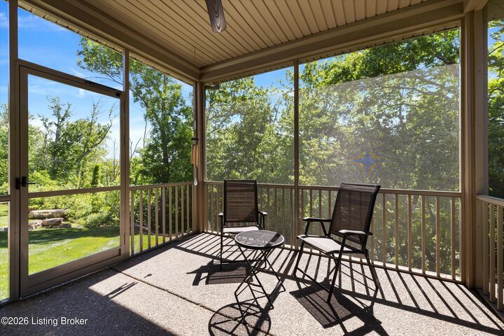 Property Photo: 9328 Cross Meadows Cir KY 40291