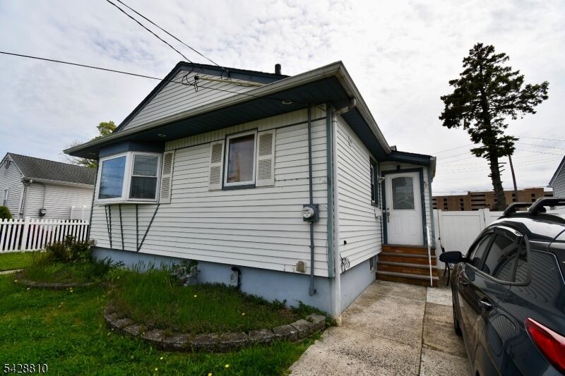 Property Photo:  831 Smith St  NJ 07036 