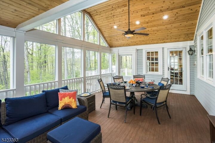 Property Photo:  12 Red Oak Row  NJ 07930 