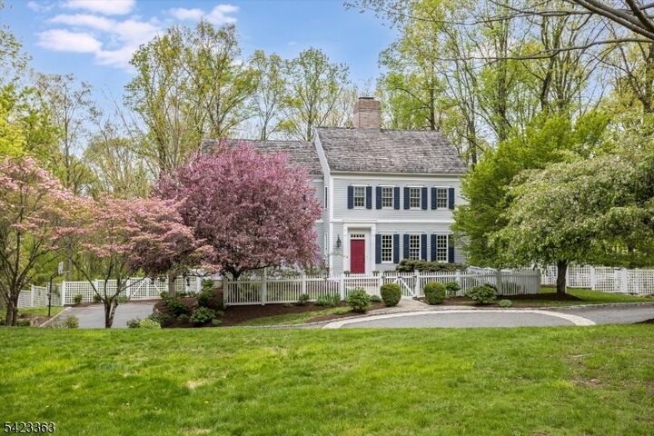 Property Photo:  12 Red Oak Row  NJ 07930 