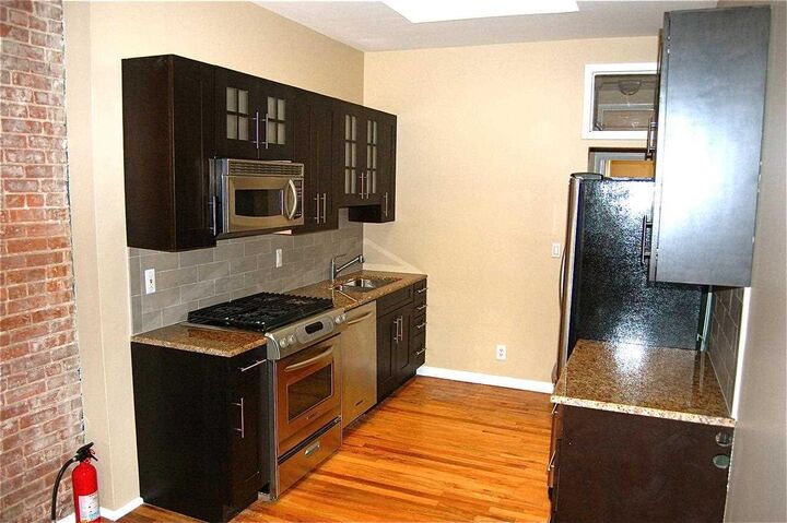 Property Photo:  816 Willow Ave 5L/4L  NJ 07030 