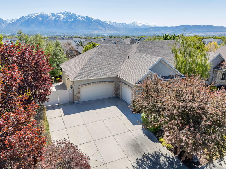 Property Photo:  10927 Scotty Dr  UT 84095 