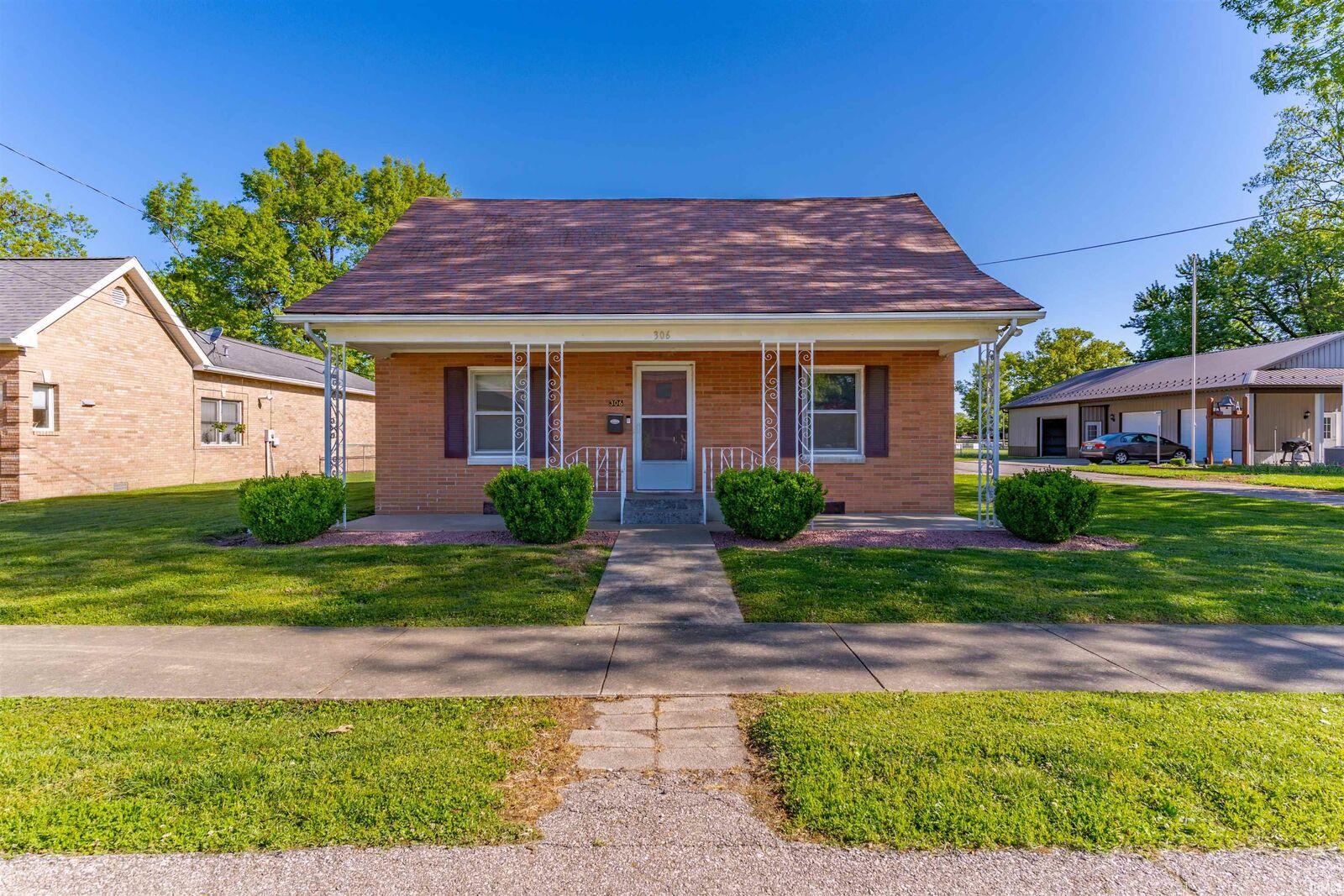 Property Photo:  306 E Vine Street  IN 47648 