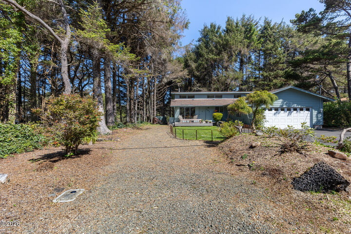 Property Photo:  162 SW 82nd Street  OR 97366 