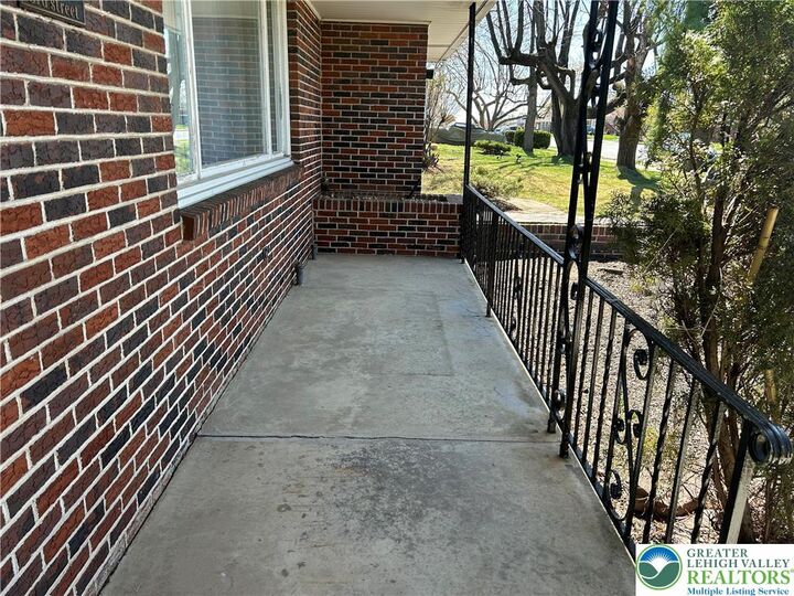 Property Photo:  3318 N 3rd Street  PA 18052 