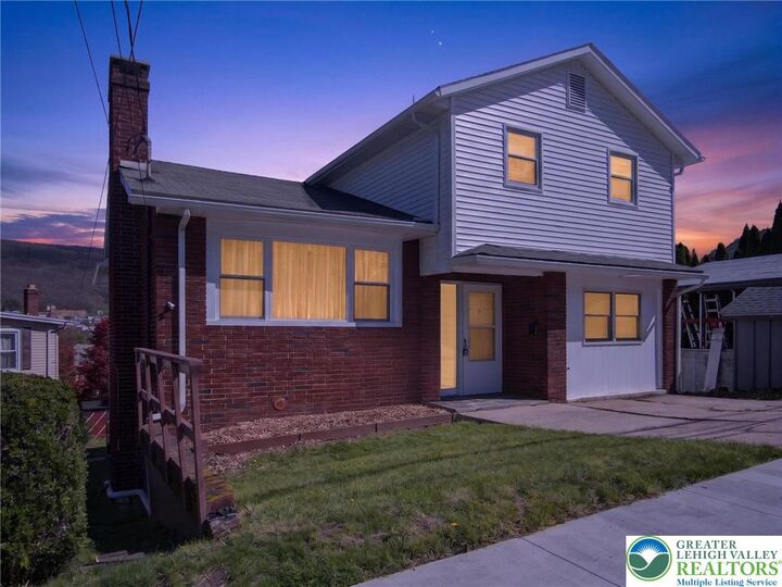 Property Photo:  2 E Center Street  PA 18240 