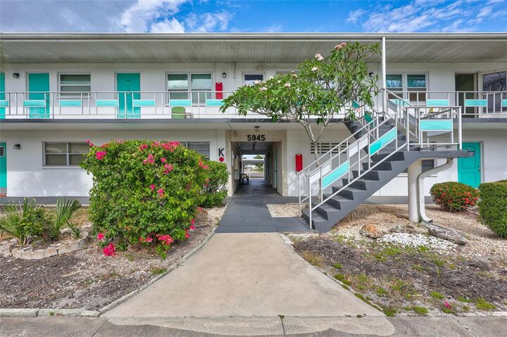 Property Photo:  5945 21st Street N 3  FL 33714 