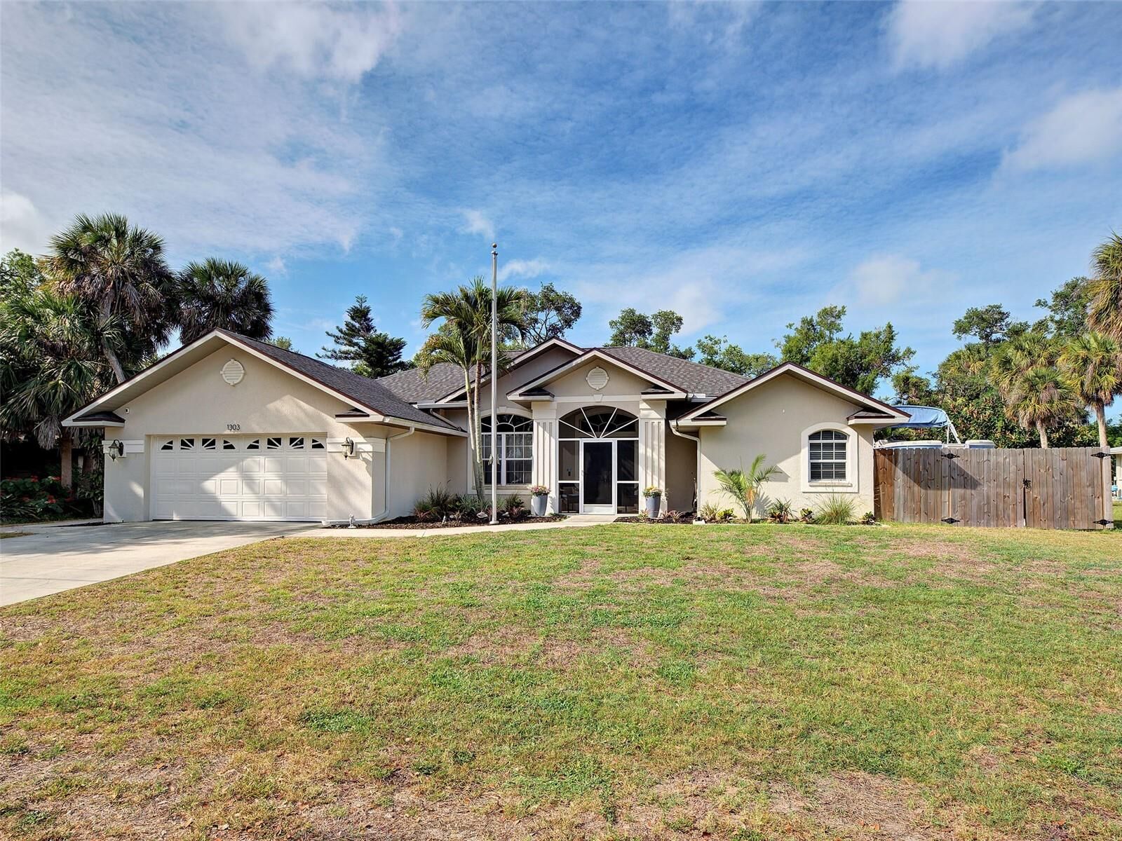 Property Photo:  1303 E Gate Drive  FL 34285 