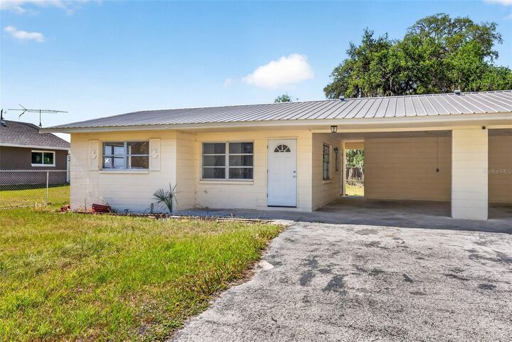 Property Photo:  34816 Evergreen Way  FL 33523 
