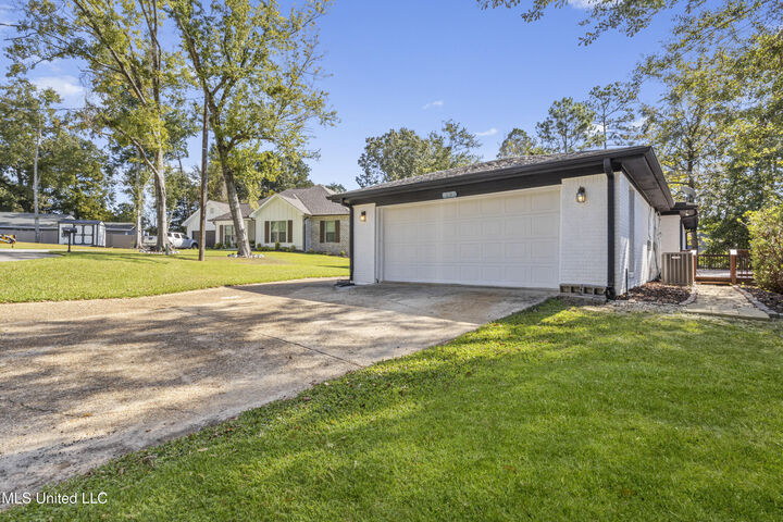 Property Photo:  682 Auahi Place  MS 39525 