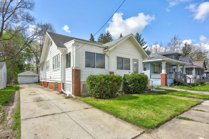 Property Photo:  2013 Cooper Avenue  MI 48602 