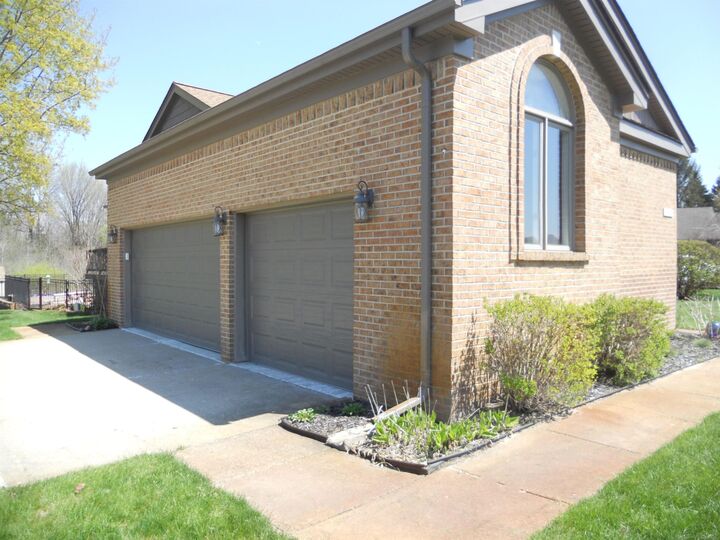 Property Photo:  10690 Oxbow Heights Drive  MI 48386 