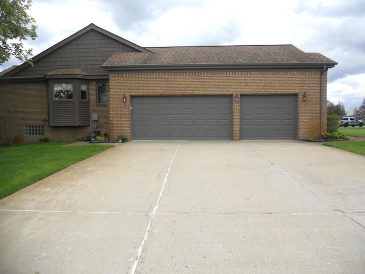 Property Photo:  10690 Oxbow Heights Drive  MI 48386 