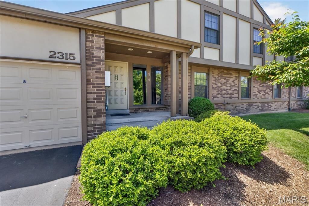 Property Photo:  2315 Seven Pines Drive 2  MO 63146 