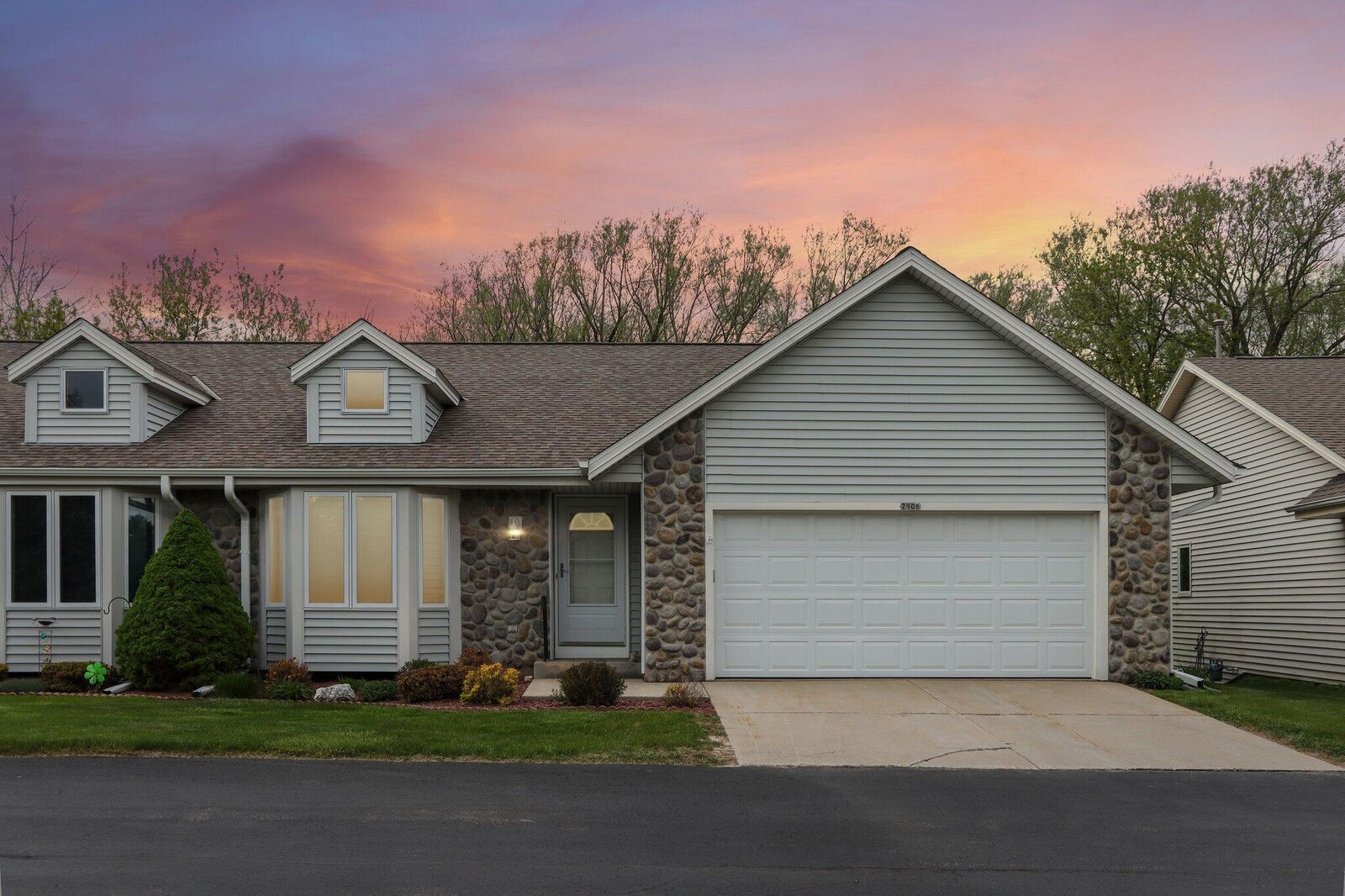 Property Photo:  2908 Valley Ave  WI 53095 