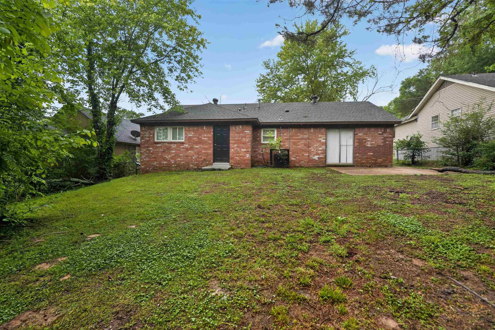 Property Photo:  5092 Breckenwood Dr  TN 38127 