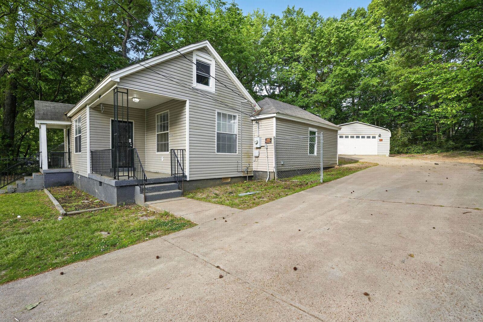 Property Photo:  4199 Auburn Rd  TN 38116 