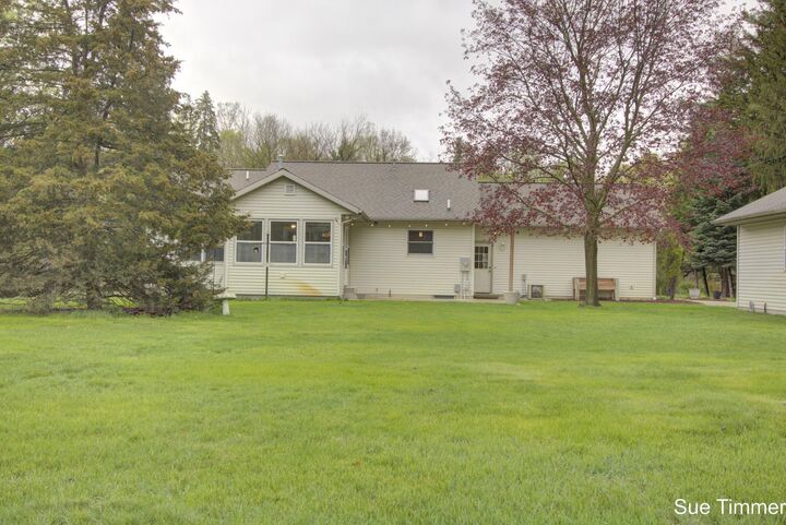 Property Photo:  2042 Hayes Street  MI 49435 