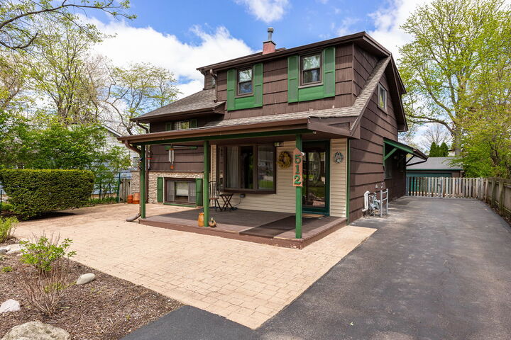 Property Photo:  512 W Eugenia Street  IL 60148 